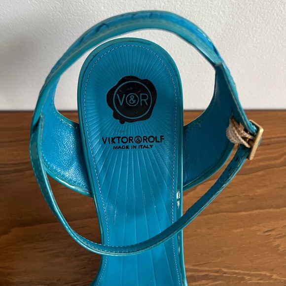 Viktor & Rolf Ruched Satin Patent Leather Bow Ribbon Heels - Picture 5 of 16